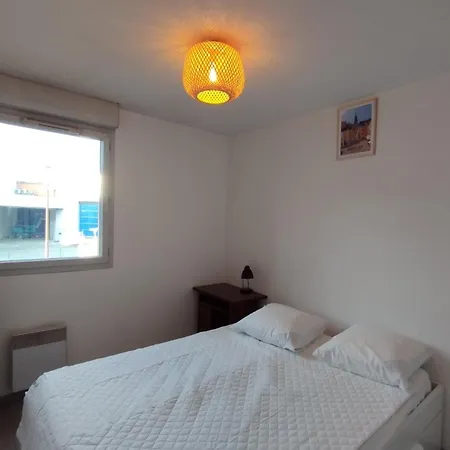 Appartamento Spacious Nest With Balcony And Shared Pool